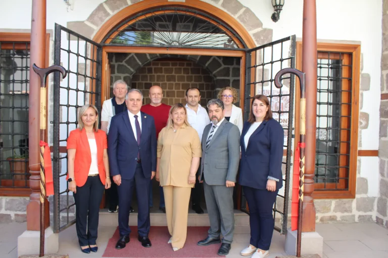 Tarihe Geçen Bir İlk: Devrek Bastonu Ankara’da Sanat Galerisinde Sergilendi!